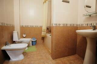 Гостиница Уют Внуково Стандартный номер с кроватью размера "queen-size"-12