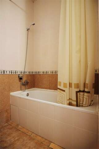 Гостиница Уют Внуково Стандартный номер с кроватью размера "queen-size"-11