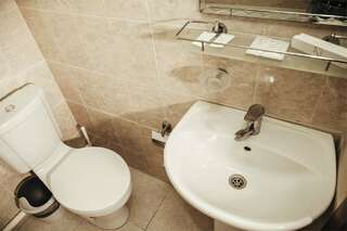 Гостиница Уют Внуково Стандартный номер с кроватью размера "queen-size"-4