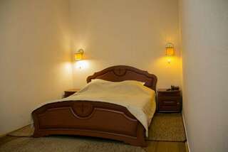 Гостиница Уют Внуково Стандартный номер с кроватью размера "queen-size"-4