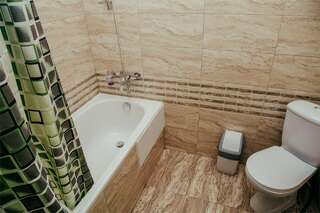 Гостиница Уют Внуково Стандартный номер с кроватью размера "queen-size"-9