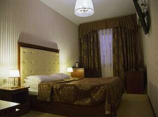 Гостиница Уют Внуково Стандартный номер с кроватью размера "queen-size"-2